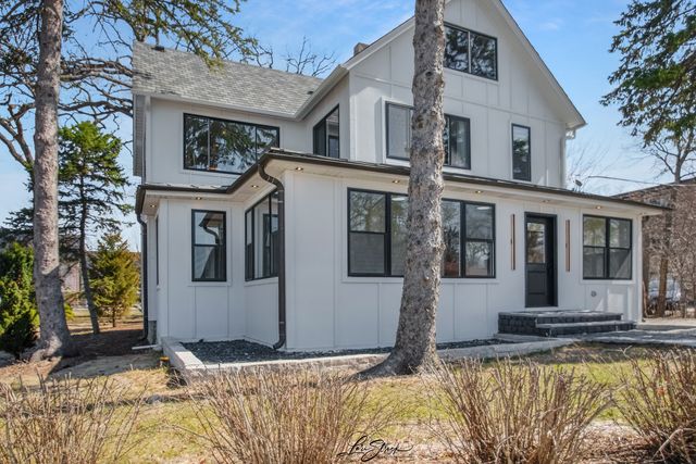 217 W Main Street, Lake Zurich, IL 60047