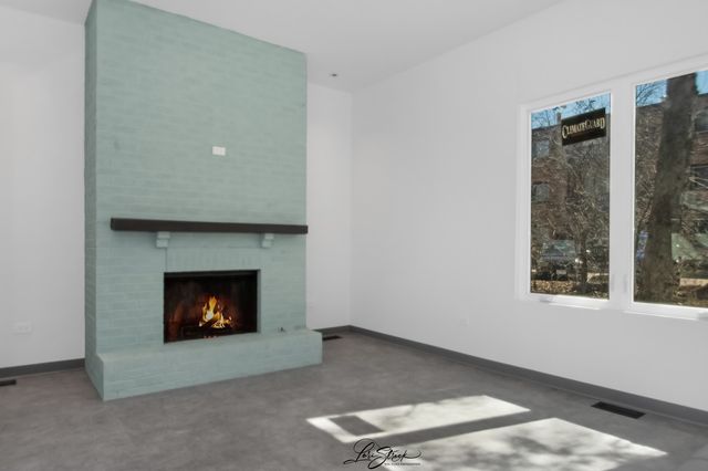 217 W Main Street, Lake Zurich, IL 60047