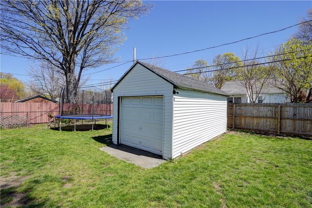 162 Nantucket Rd, Greece, NY 14626