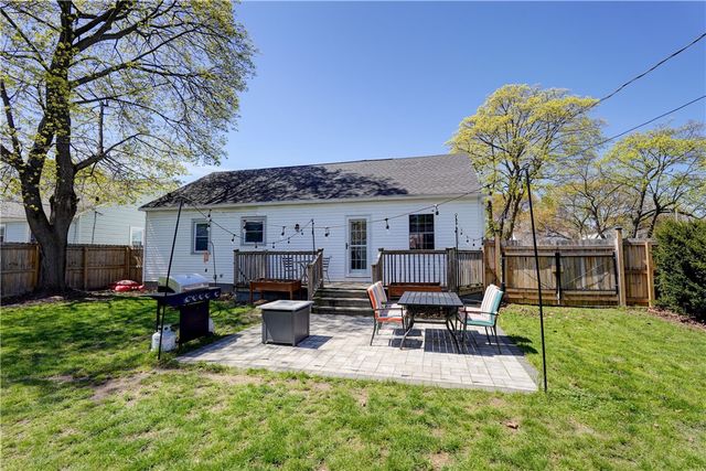 162 Nantucket Rd, Greece, NY 14626