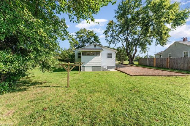 544 Edgewood Street, Kernersville, NC 27284