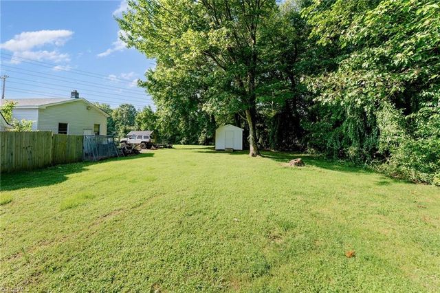 544 Edgewood Street, Kernersville, NC 27284