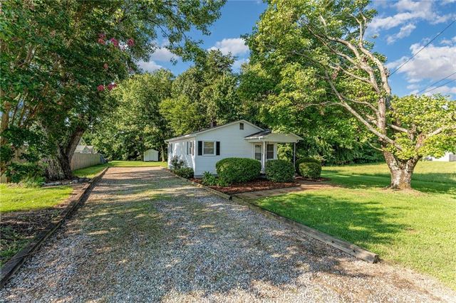 544 Edgewood Street, Kernersville, NC 27284