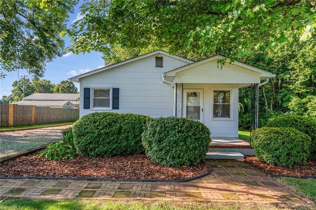 544 Edgewood Street, Kernersville, NC 27284