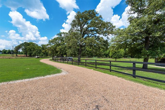 669 Vz County Road 2316, Canton, TX 75103