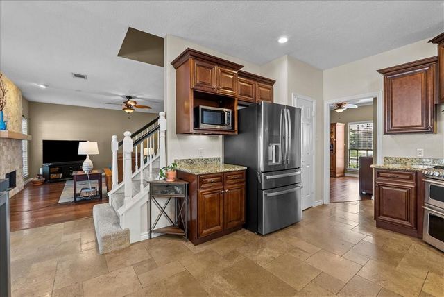 826 Prairie Brook Court, Houston, TX 77062