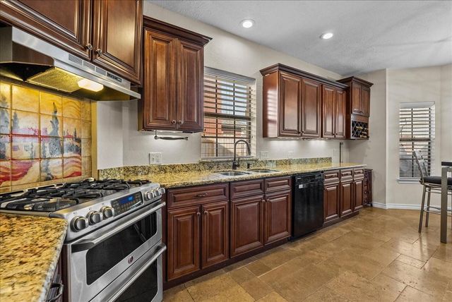 826 Prairie Brook Court, Houston, TX 77062