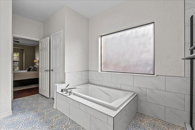 826 Prairie Brook Court, Houston, TX 77062