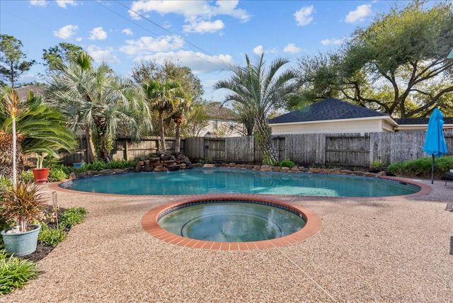 826 Prairie Brook Court, Houston, TX 77062