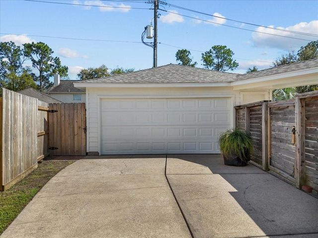 826 Prairie Brook Court, Houston, TX 77062