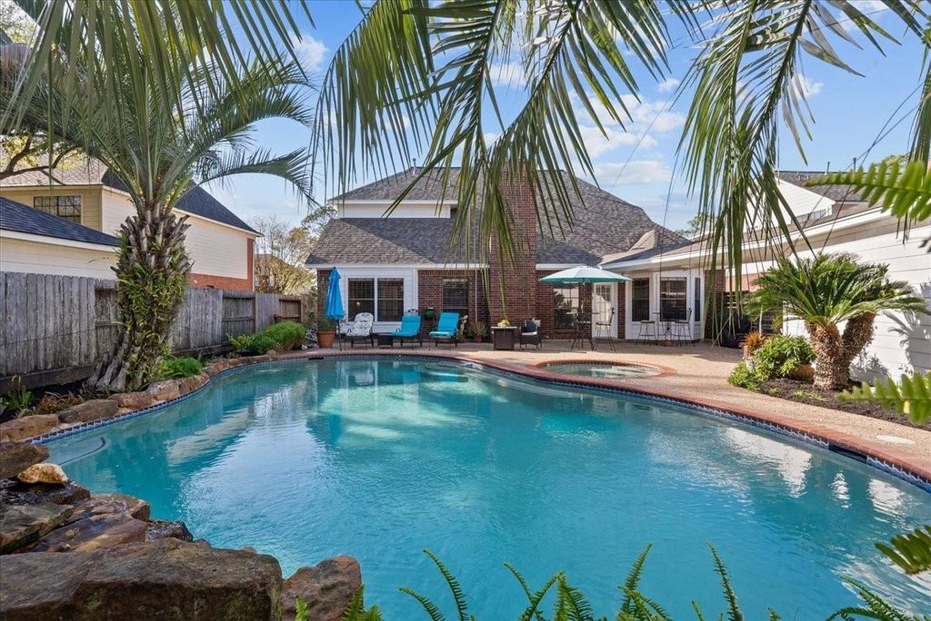 826 Prairie Brook Court, Houston, TX 77062