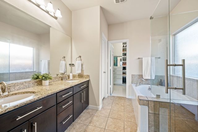 311 Blythe Bridge Drive, Roanoke, TX 76262