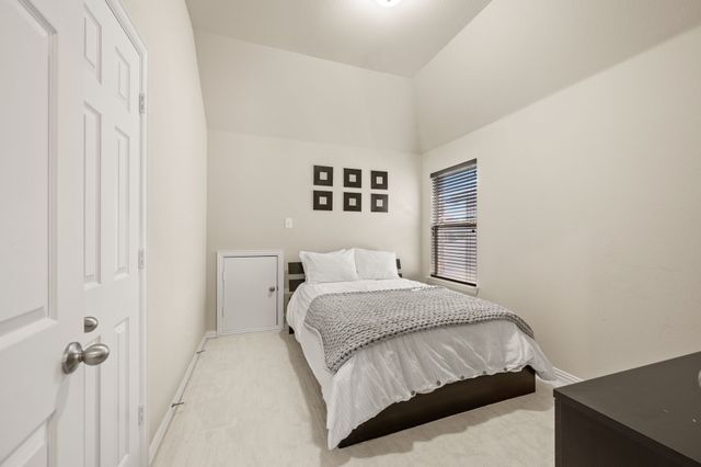 311 Blythe Bridge Drive, Roanoke, TX 76262