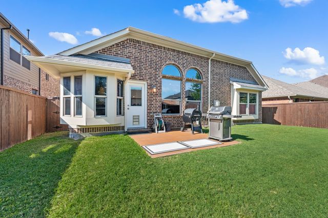 311 Blythe Bridge Drive, Roanoke, TX 76262
