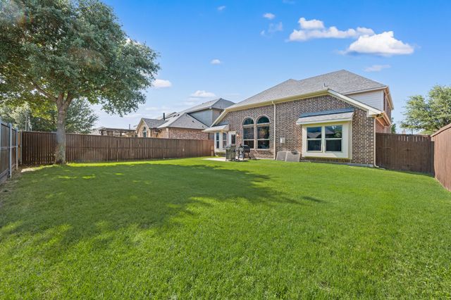 311 Blythe Bridge Drive, Roanoke, TX 76262