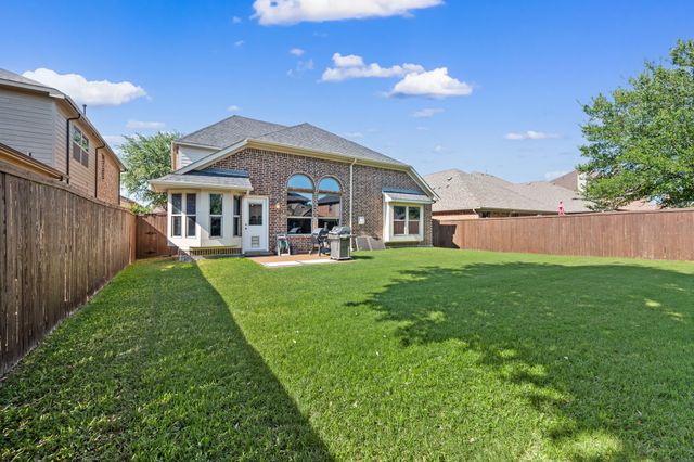 311 Blythe Bridge Drive, Roanoke, TX 76262