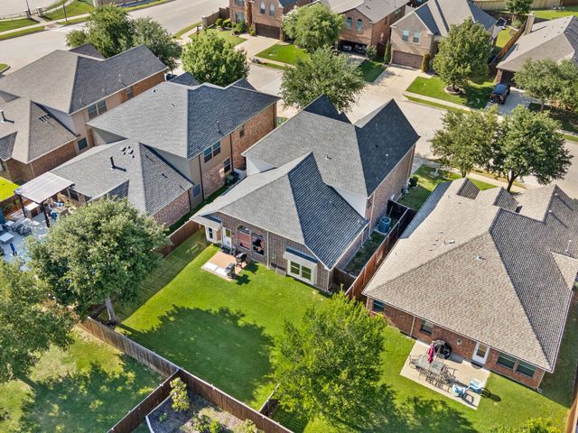 311 Blythe Bridge Drive, Roanoke, TX 76262