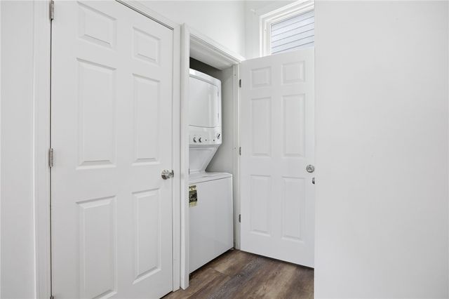 720 Mary St, Mckees Rocks, PA 15136