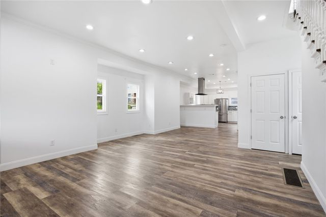 720 Mary St, Mckees Rocks, PA 15136