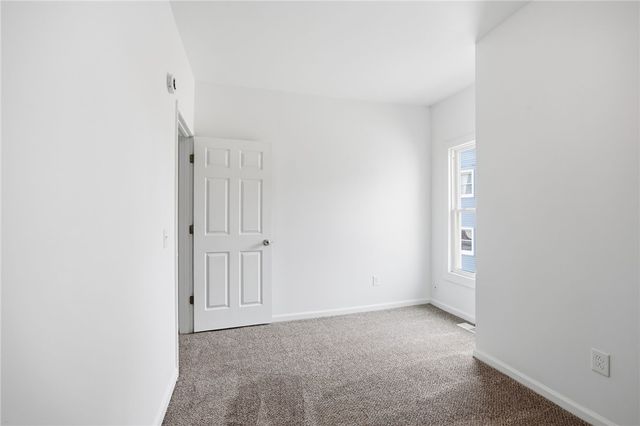 720 Mary St, Mckees Rocks, PA 15136