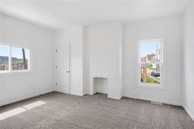720 Mary St, Mckees Rocks, PA 15136