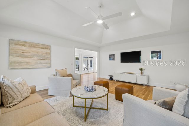 13 McIntosh Rd, Hilton Head Island, SC 29926