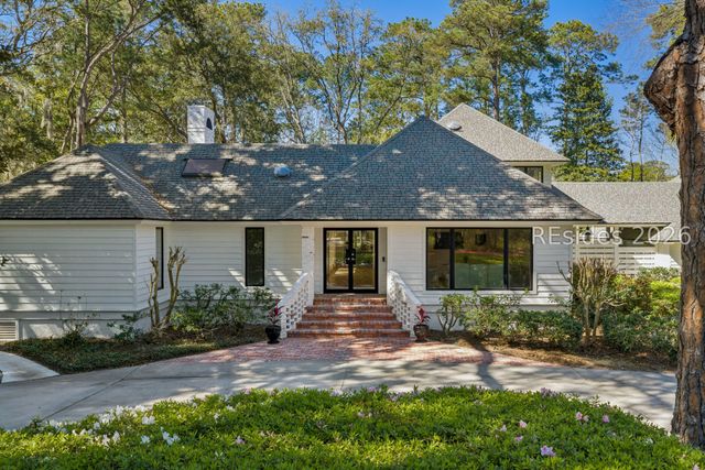 13 McIntosh Rd, Hilton Head Island, SC 29926