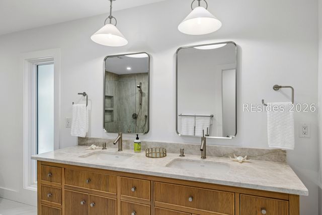 13 McIntosh Rd, Hilton Head Island, SC 29926