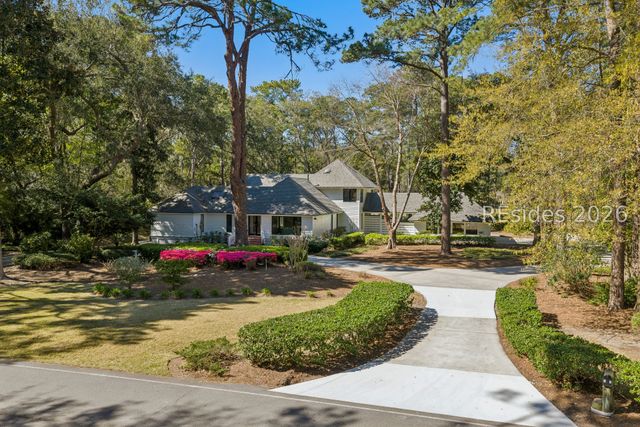 13 McIntosh Rd, Hilton Head Island, SC 29926