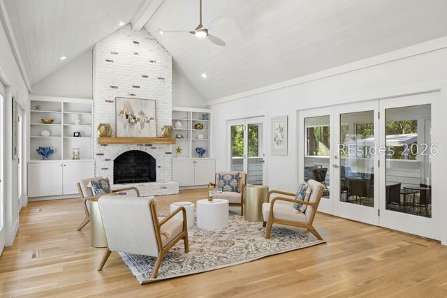 13 McIntosh Rd, Hilton Head Island, SC 29926