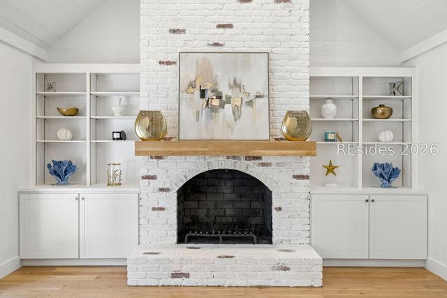 13 McIntosh Rd, Hilton Head Island, SC 29926