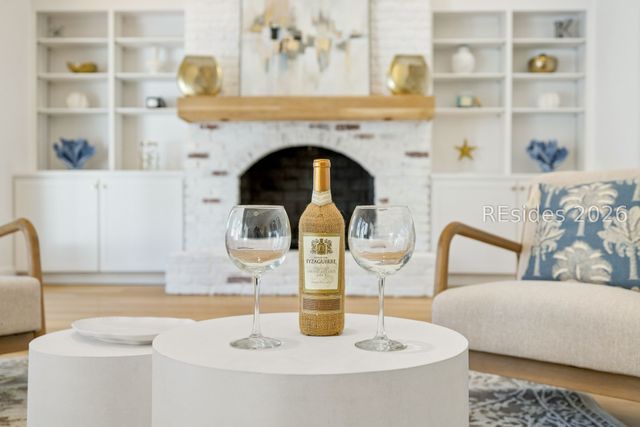 13 McIntosh Rd, Hilton Head Island, SC 29926