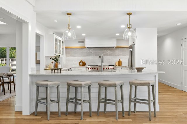 13 McIntosh Rd, Hilton Head Island, SC 29926