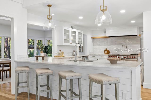 13 McIntosh Rd, Hilton Head Island, SC 29926