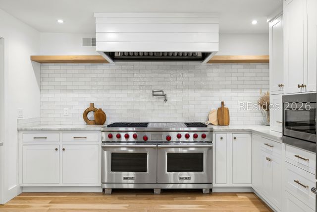 13 McIntosh Rd, Hilton Head Island, SC 29926