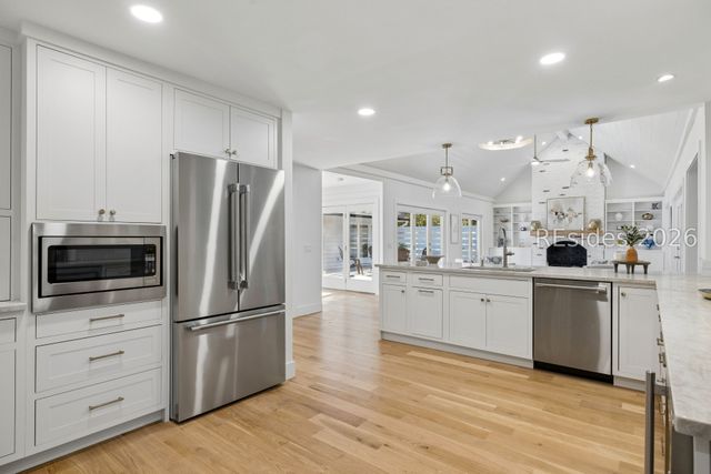 13 McIntosh Rd, Hilton Head Island, SC 29926