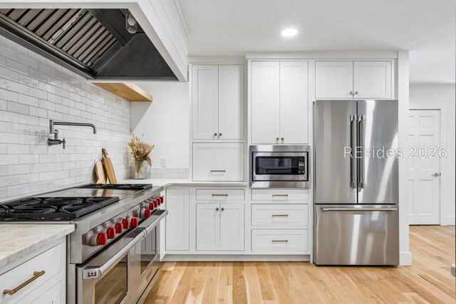 13 McIntosh Rd, Hilton Head Island, SC 29926