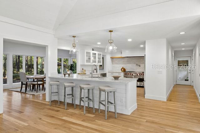 13 McIntosh Rd, Hilton Head Island, SC 29926