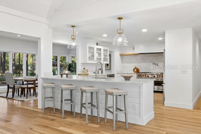 13 McIntosh Rd, Hilton Head Island, SC 29926