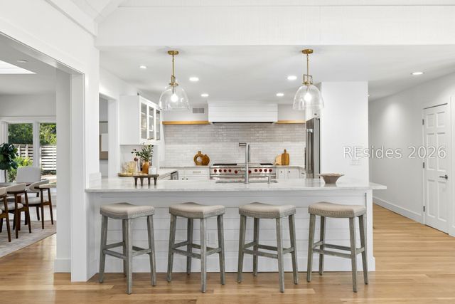 13 McIntosh Rd, Hilton Head Island, SC 29926