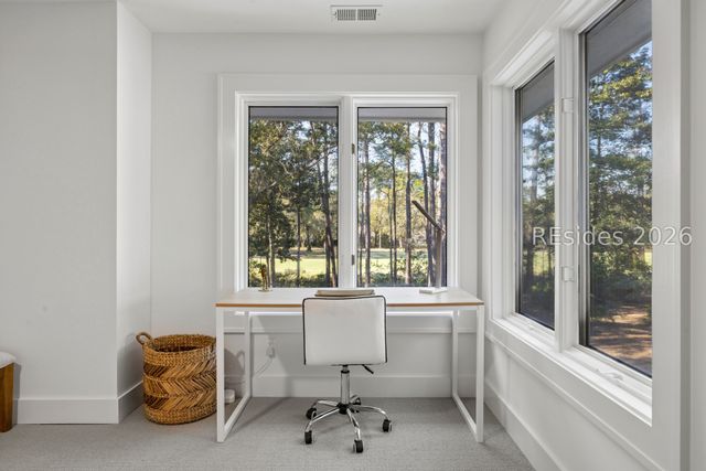 13 McIntosh Rd, Hilton Head Island, SC 29926