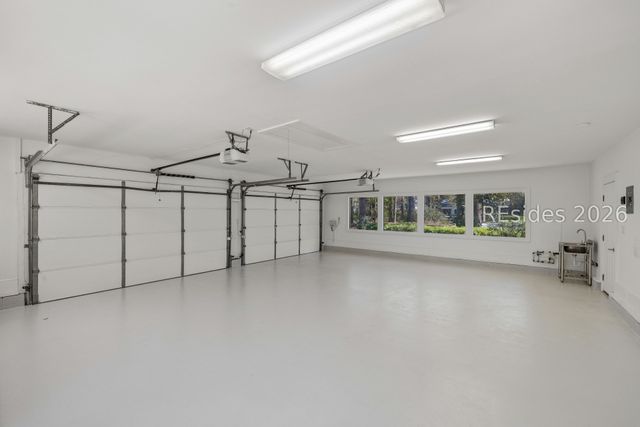 13 McIntosh Rd, Hilton Head Island, SC 29926