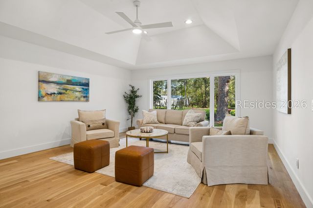 13 McIntosh Rd, Hilton Head Island, SC 29926