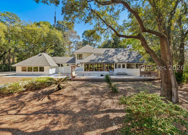 13 McIntosh Rd, Hilton Head Island, SC 29926