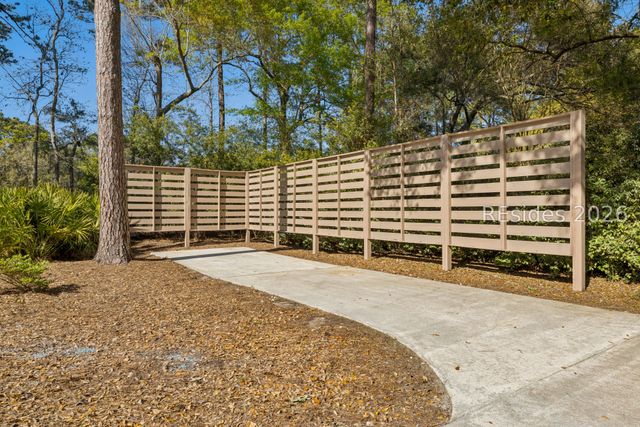 13 McIntosh Rd, Hilton Head Island, SC 29926