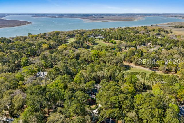 13 McIntosh Rd, Hilton Head Island, SC 29926