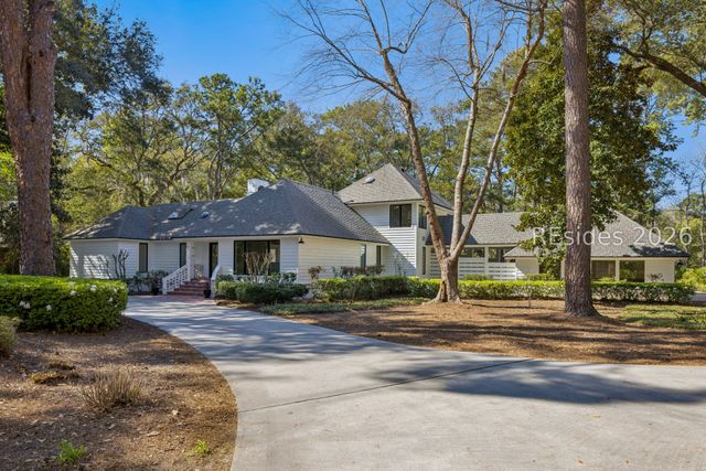 13 McIntosh Rd, Hilton Head Island, SC 29926