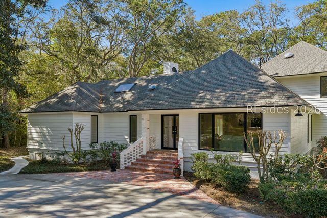 13 McIntosh Rd, Hilton Head Island, SC 29926