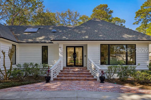 13 McIntosh Rd, Hilton Head Island, SC 29926