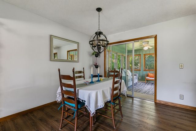 6319 Dodds Drive, Bettendorf, IA 52722